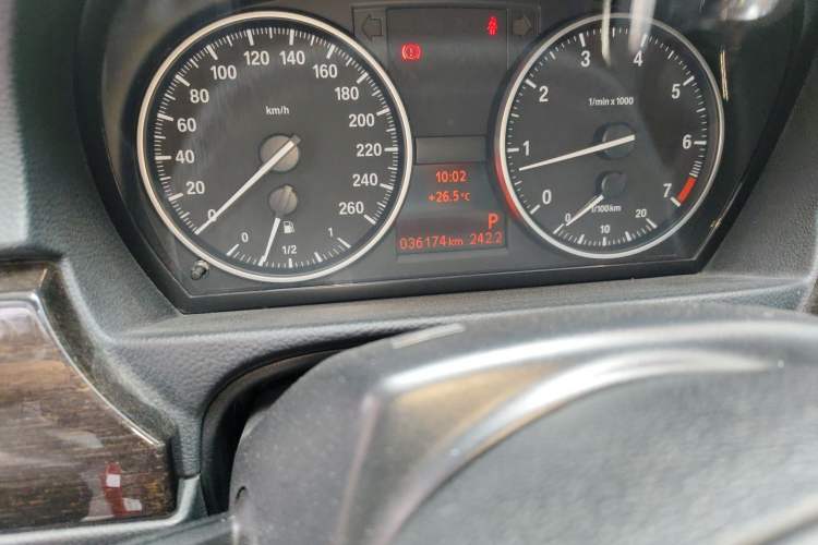 Used BMW 3 Series 2011 320i Convertible Coupe Odometer Close Up