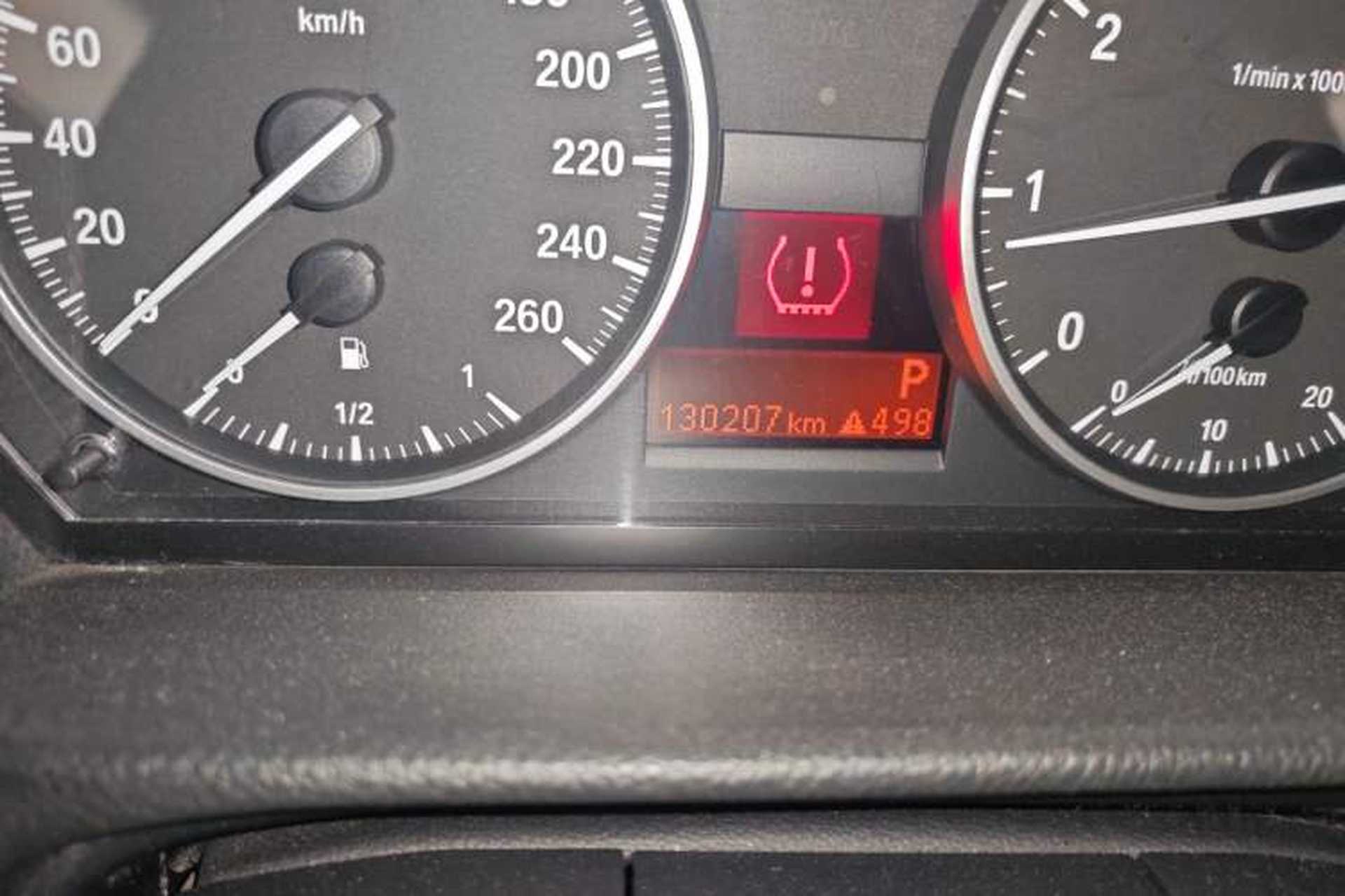 Used BMW 3 Series 2011 320i Coupe Odometer Close Up