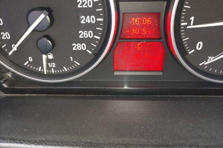 Used BMW 3 Series 2011 330i Convertible Coupe Odometer Close Up