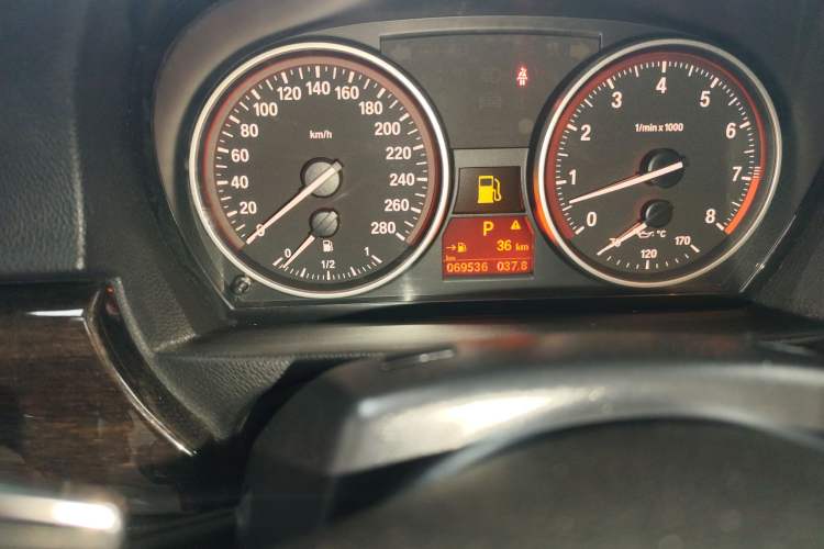 Used BMW 3 Series 2011 330i Convertible Coupe Odometer Close Up