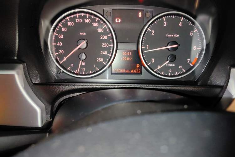Used BMW 3 Series 2011 320i Coupe Odometer Close Up
