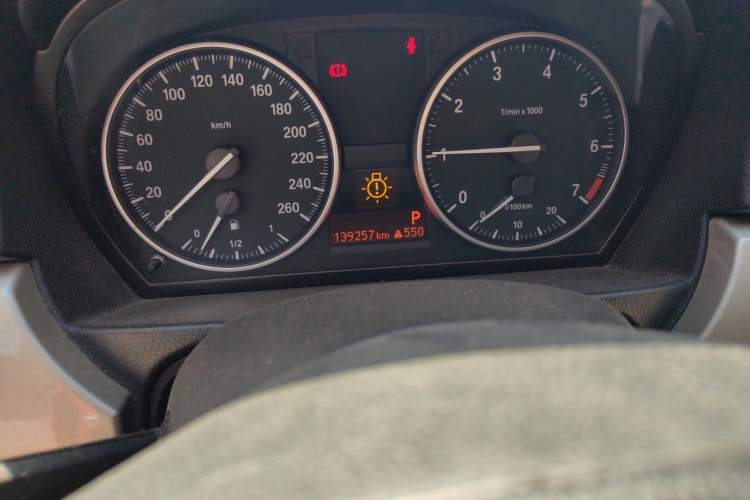 Used BMW 3 Series 2011 320i Luxury Edition Odometer Close Up