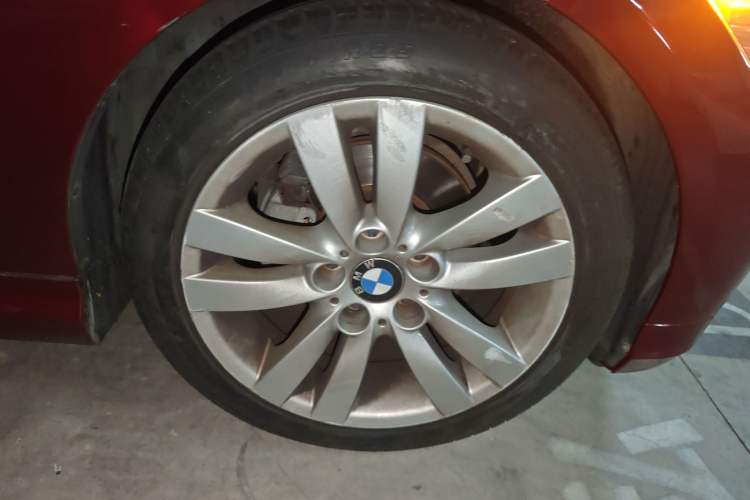 Used BMW 3 Series 2011 320i Luxury Edition Right Front Wheel Hub