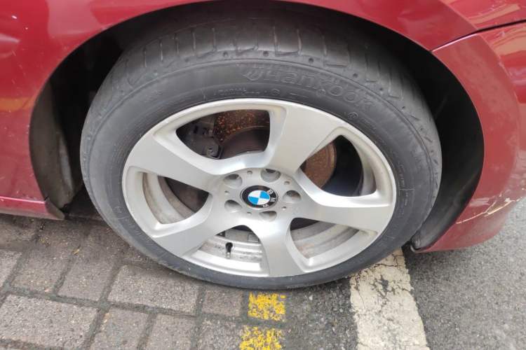 Used BMW 3 Series 2011 320i Coupe Right Front Wheel Hub