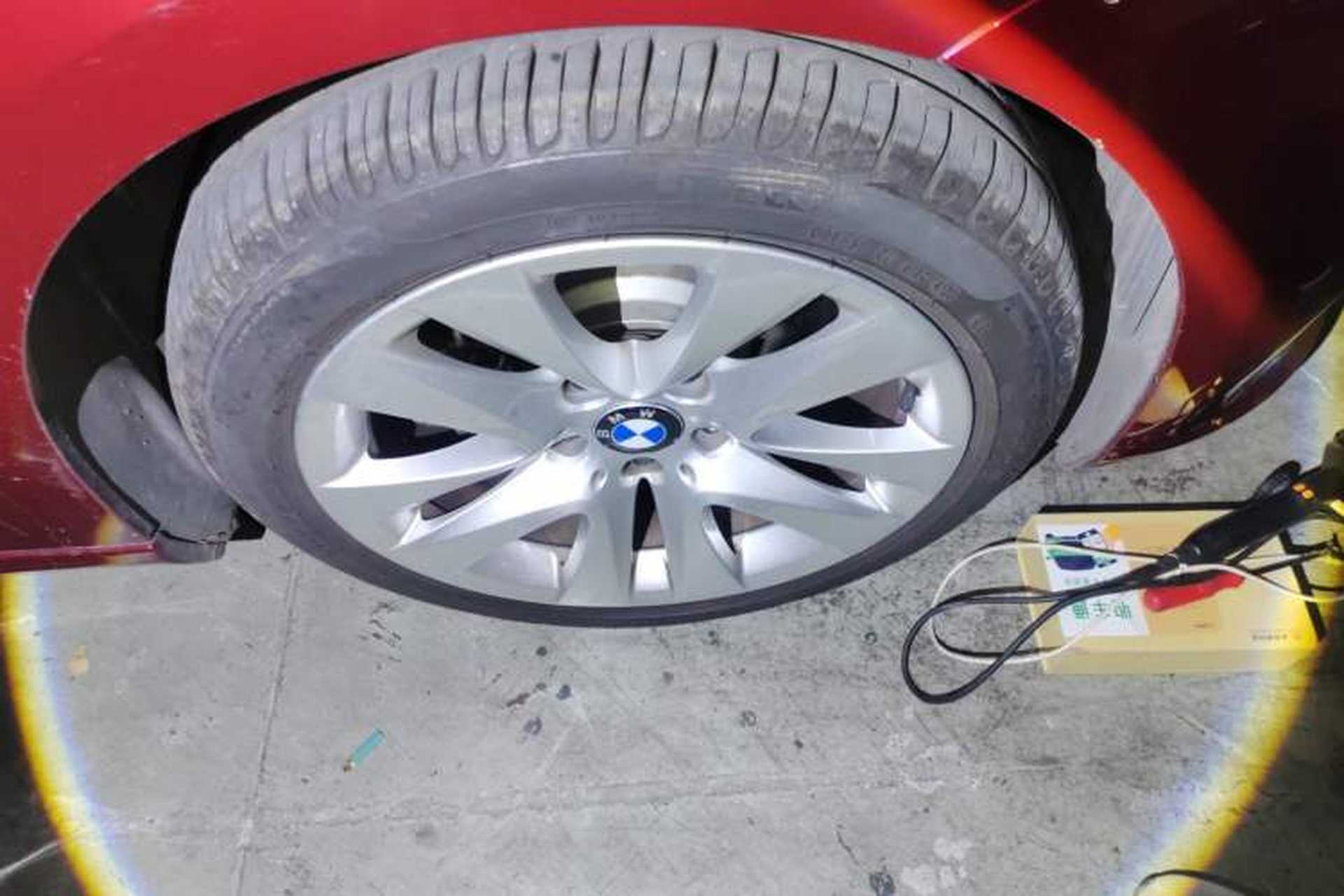 Used BMW 3 Series 2011 330i Convertible Coupe Right Front Wheel Hub
