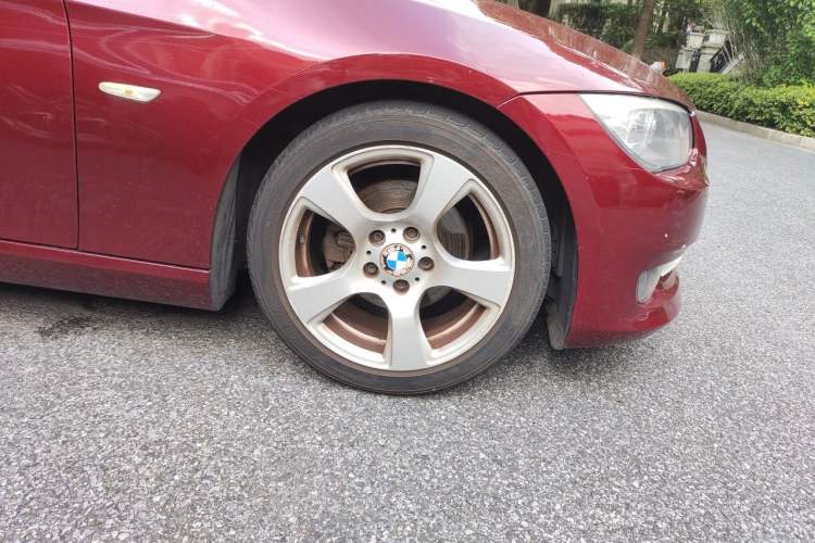 Used BMW 3 Series 2011 320i Coupe Right Front Wheel Hub