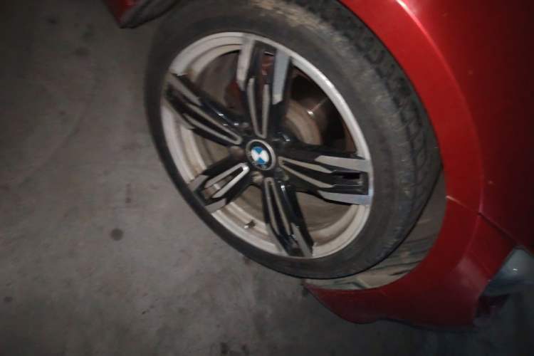 Used BMW 3 Series 2011 320i Convertible Coupe Right Front Wheel Hub