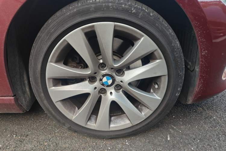 Used BMW 3 Series 2011 330i two-door coupe Right Front Wheel Hub