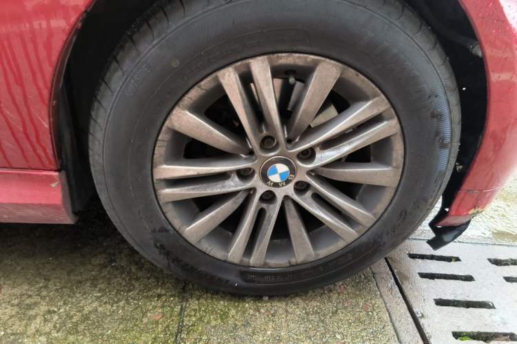 Used BMW 3 Series 2011 320i Sport Edition Right Front Wheel Hub