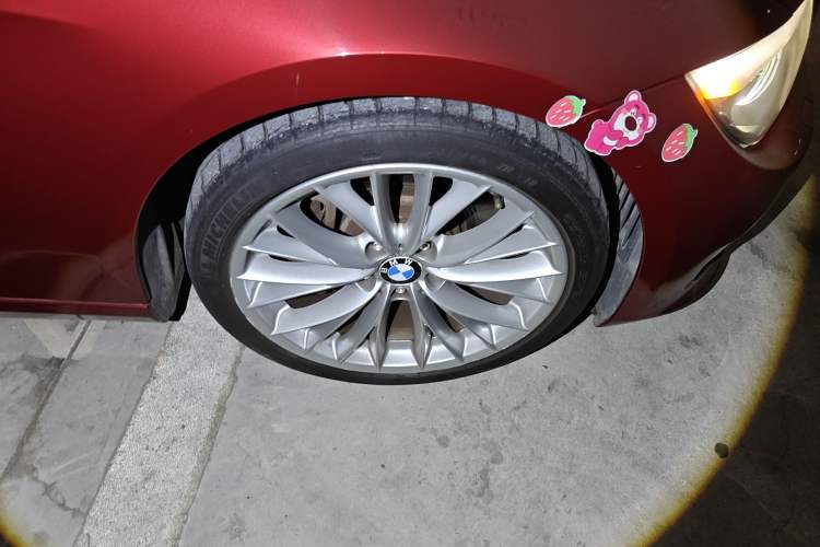 Used BMW 3 Series 2011 335i Convertible Coupe Right Front Wheel Hub