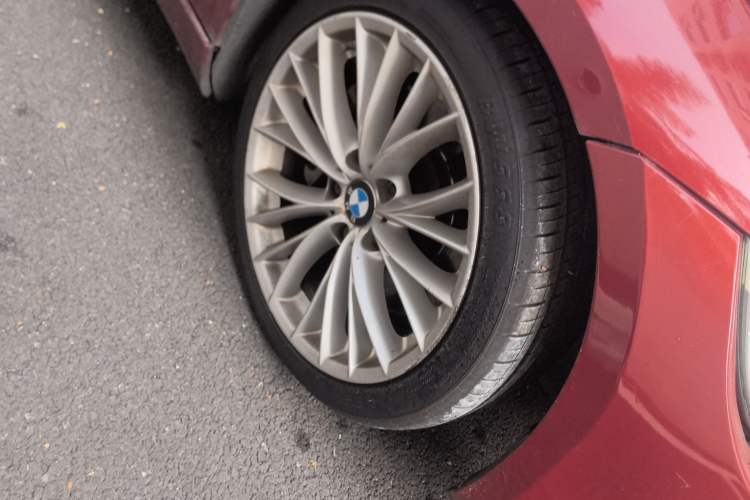 Used BMW 3 Series 2011 335i Convertible Coupe Right Front Wheel Hub