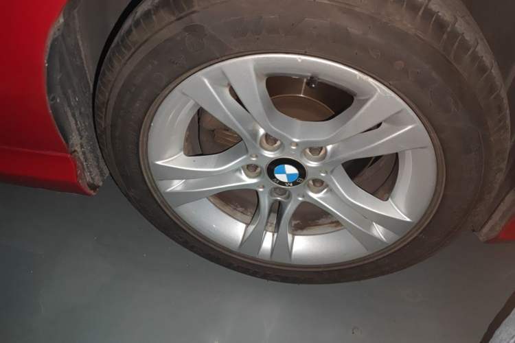 Used BMW 3 Series 2011 320i Sport Edition Right Front Wheel Hub