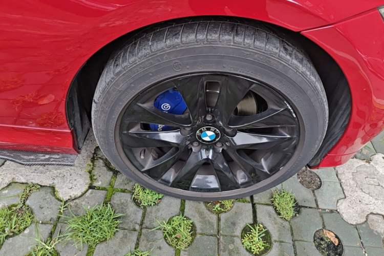 Used BMW 3 Series 2011 320i Luxury Edition Right Front Wheel Hub