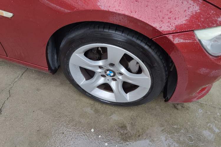 Used BMW 3 Series 2011 325i Convertible Coupe Right Front Wheel Hub