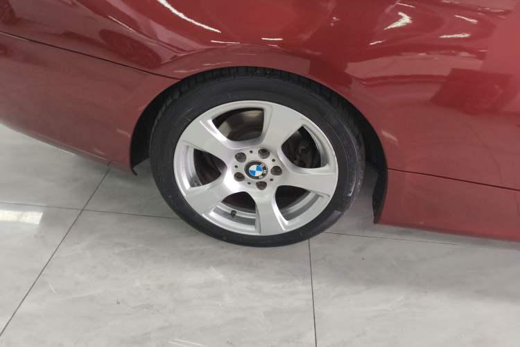 Used BMW 3 Series 2011 320i Convertible Coupe Right Rear Wheel Hub