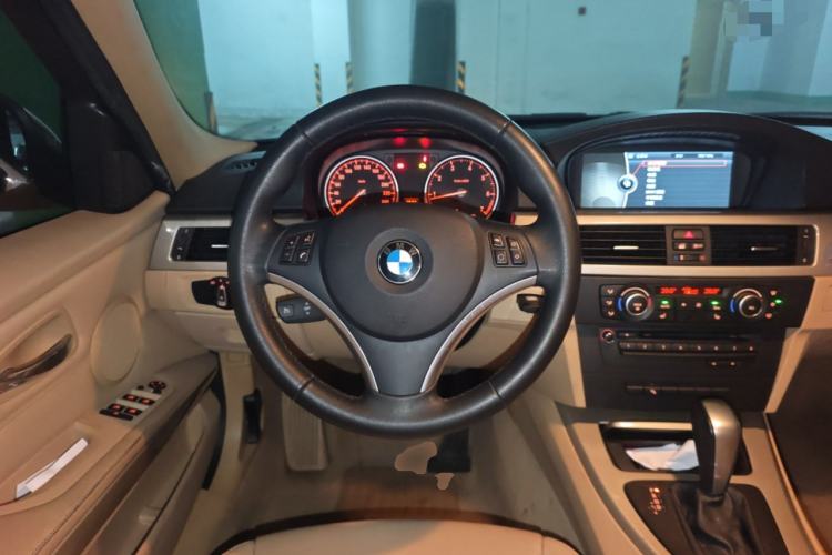 Used BMW 3 Series 2011 320i Luxury Edition Steering Wheel