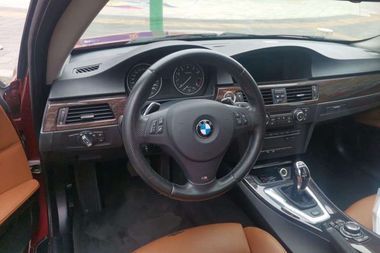 Used BMW 3 Series 2011 335i two-door coupe Steering Wheel