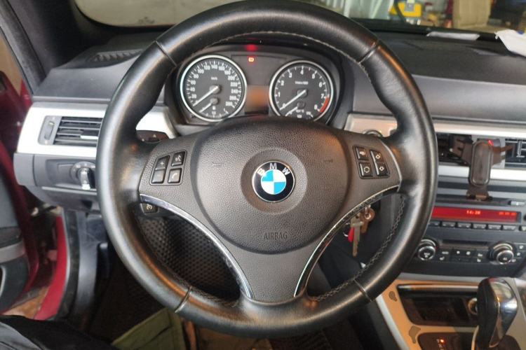 Used BMW 3 Series 2011 325i Convertible Coupe Steering Wheel