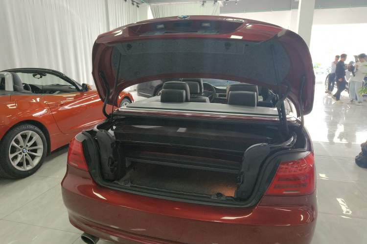 Used BMW 3 Series 2011 320i Convertible Coupe Trunk