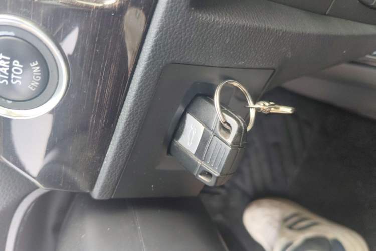 Used BMW 3 Series 2011 320i Coupe Vehicle Key