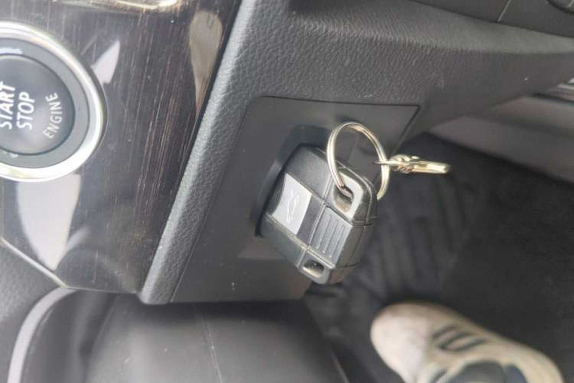 Used BMW 3 Series 2011 320i Coupe Vehicle Key