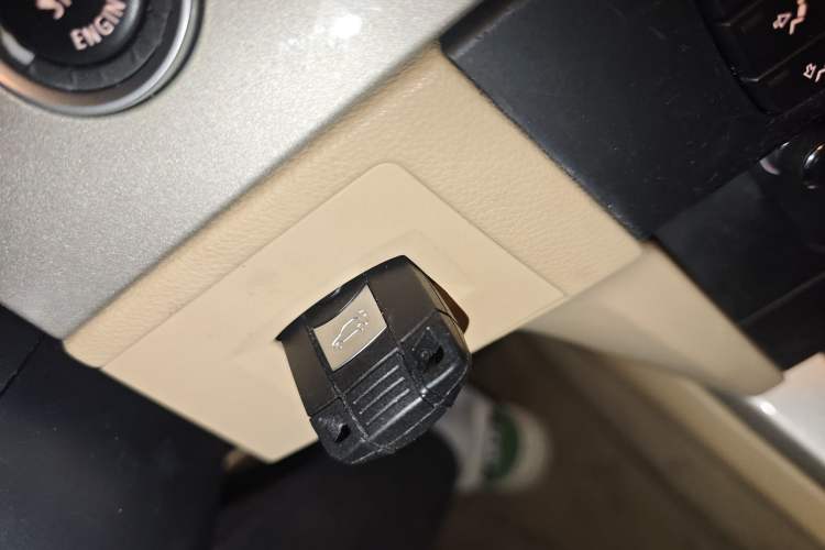 Used BMW 3 Series 2011 320i Luxury Edition Vehicle Key