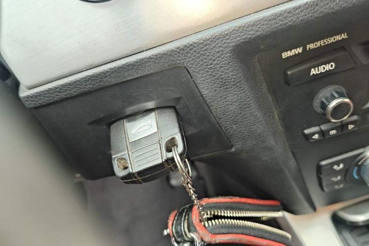 Used BMW 3 Series 2011 320i Convertible Coupe Vehicle Key