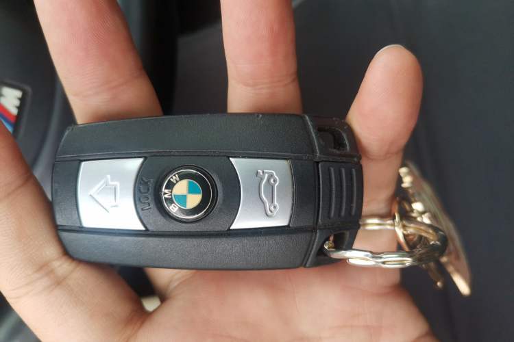 Used BMW 3 Series 2011 335i two-door coupe Vehicle Key