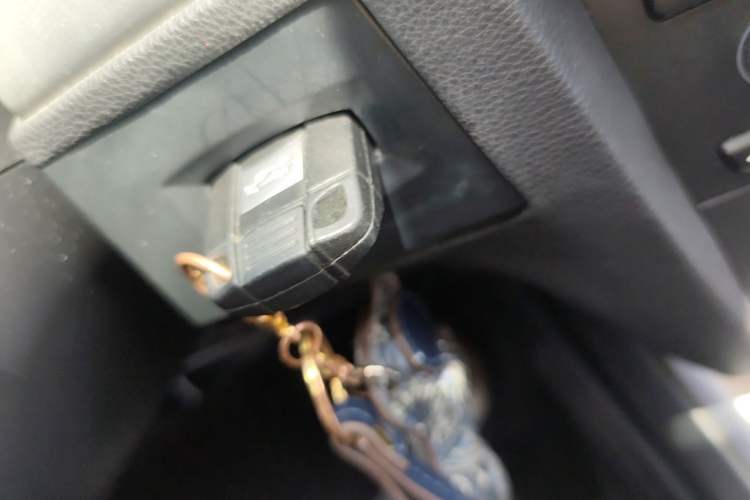 Used BMW 3 Series 2011 320i Coupe Vehicle Key