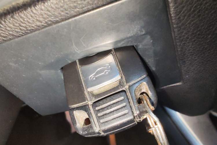 Used BMW 3 Series 2011 325i two-door coupe Vehicle Key
