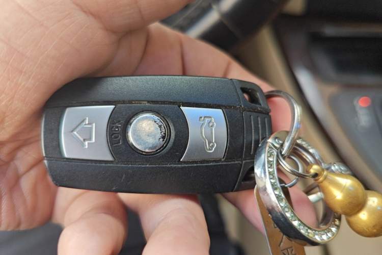 Used BMW 3 Series 2011 320i Sport Edition Vehicle Key