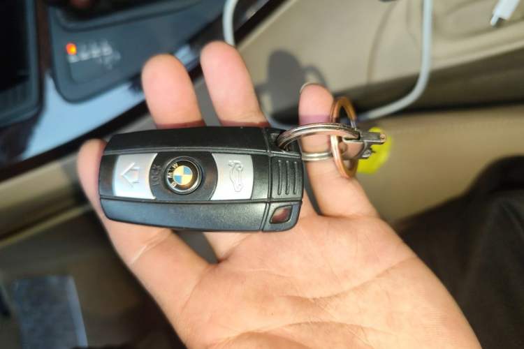 Used BMW 3 Series 2011 320i Sport Edition Vehicle Key
