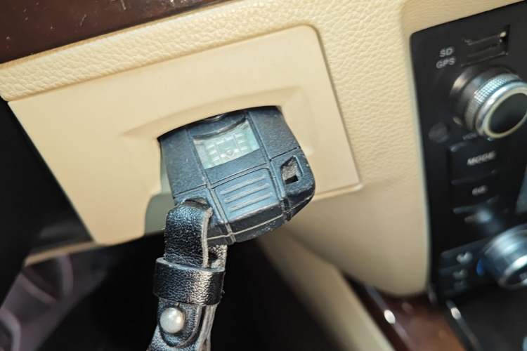 Used BMW 3 Series 2011 320i Sport Edition Vehicle Key