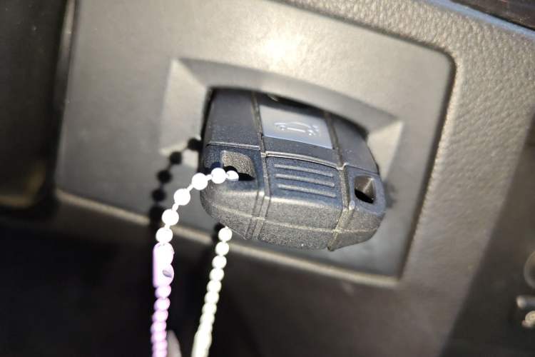 Used BMW 3 Series 2011 318i Leading Model Vehicle Key