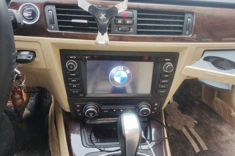 Used BMW 3 Series 2011 320i Sport Edition Audio And AC Panel