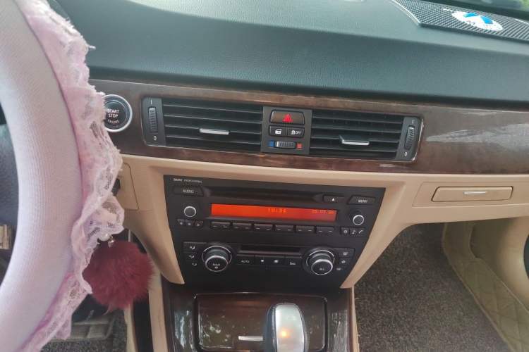Used BMW 3 Series 2011 320i Sport Edition Audio And AC Panel