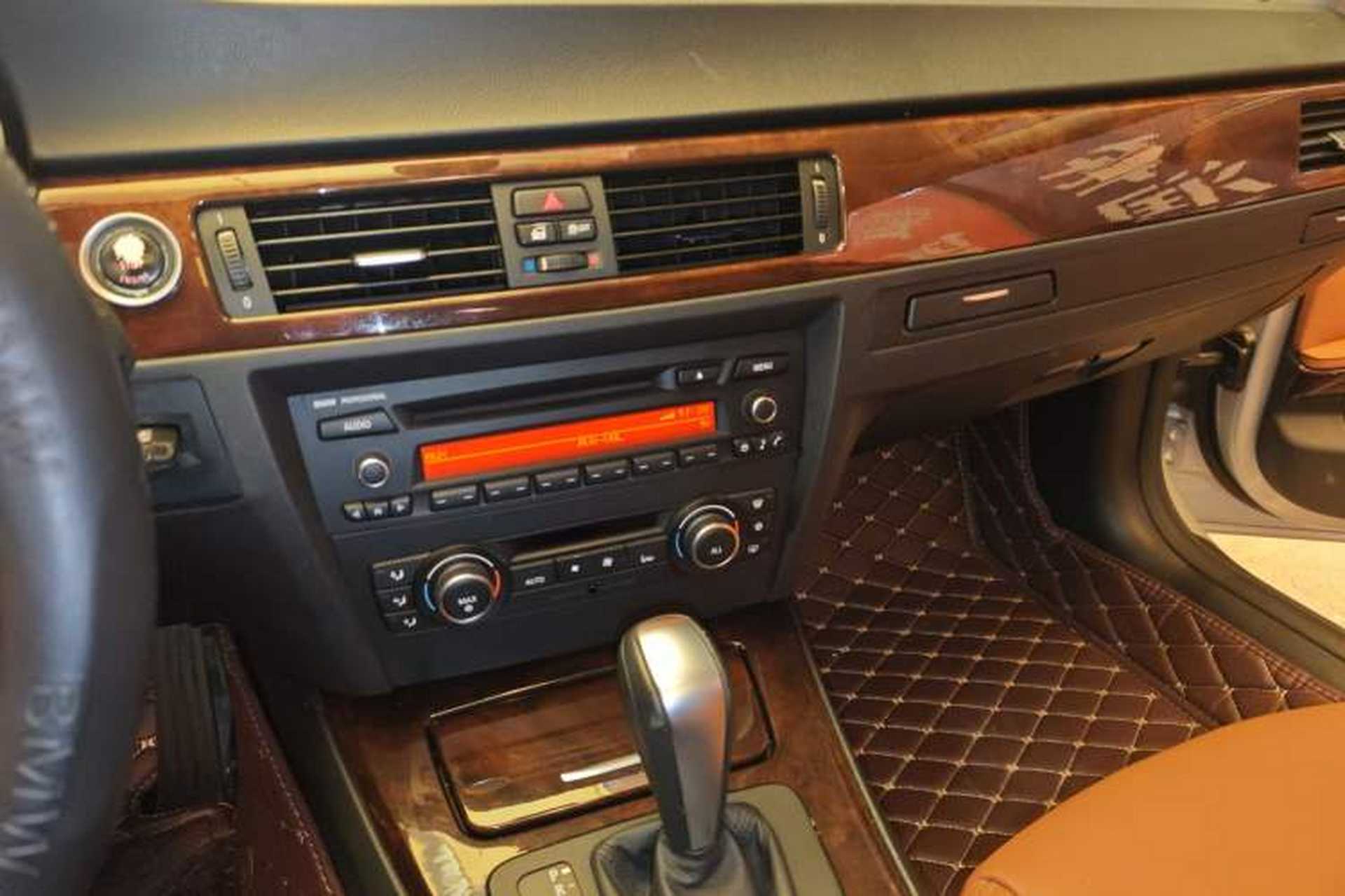Used BMW 3 Series 2011 320i Sport Edition Audio And AC Panel