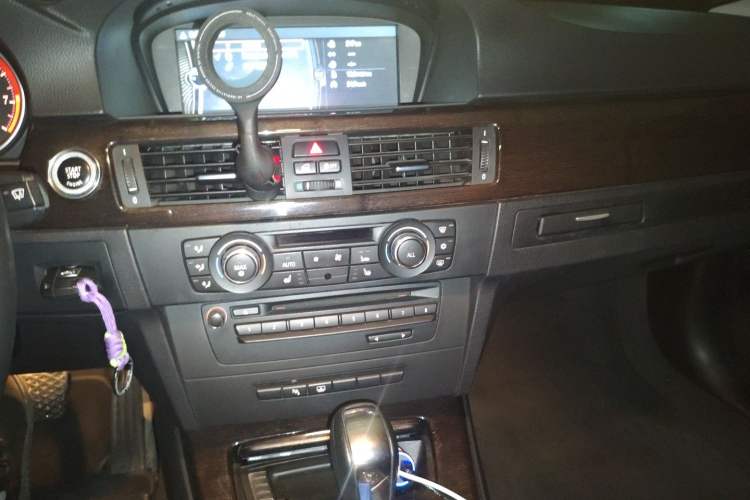 Used BMW 3 Series 2011 330i two-door coupe Audio And AC Panel