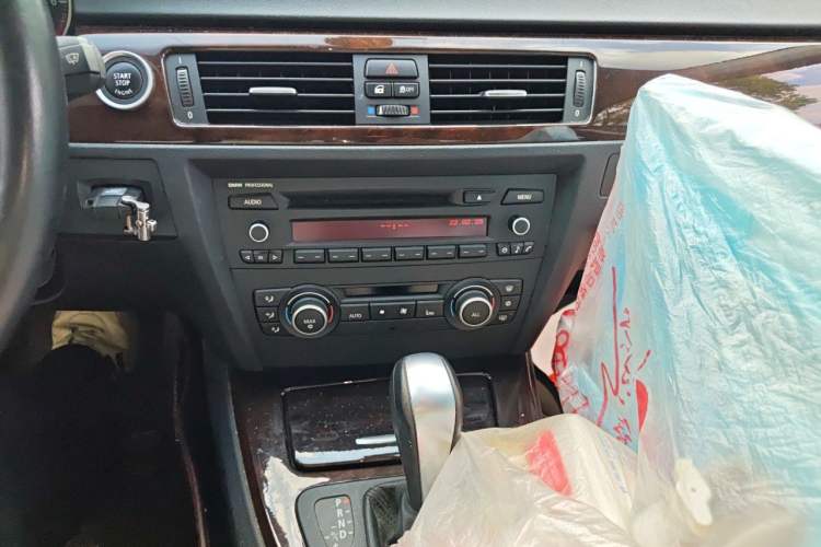 Used BMW 3 Series 2011 320i Sport Edition Audio And AC Panel