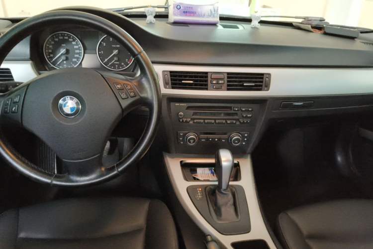 Used BMW 3 Series 2011 318i Leading Model Center Console