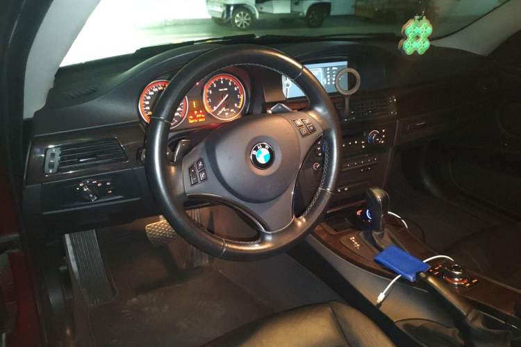 Used BMW 3 Series 2011 330i two-door coupe Center Console