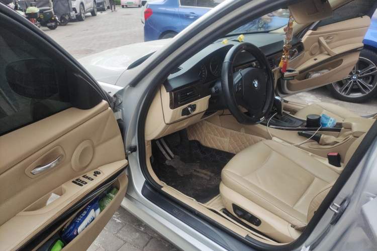 Used BMW 3 Series 2011 320i Sport Edition Driver Seat