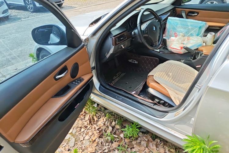 Used BMW 3 Series 2011 320i Sport Edition Driver Seat