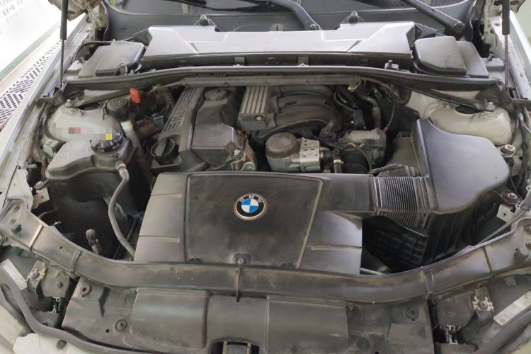 Used BMW 3 Series 2011 318i Leading Model Engine Bay