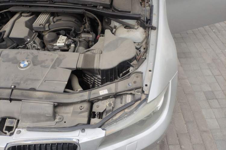 Used BMW 3 Series 2011 320i Sport Edition Engine Bay Left