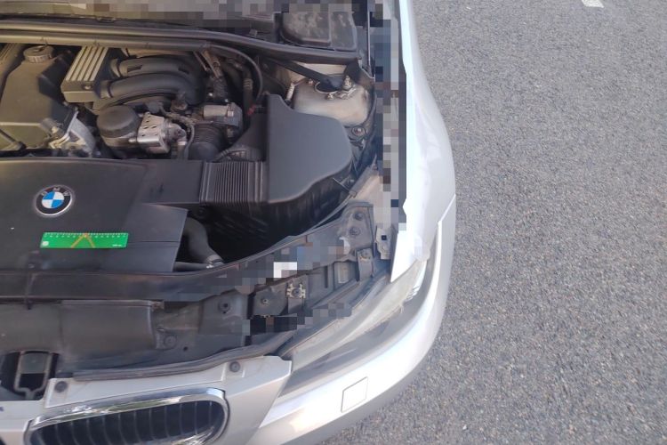 Used BMW 3 Series 2011 320i Sport Edition Engine Bay Left