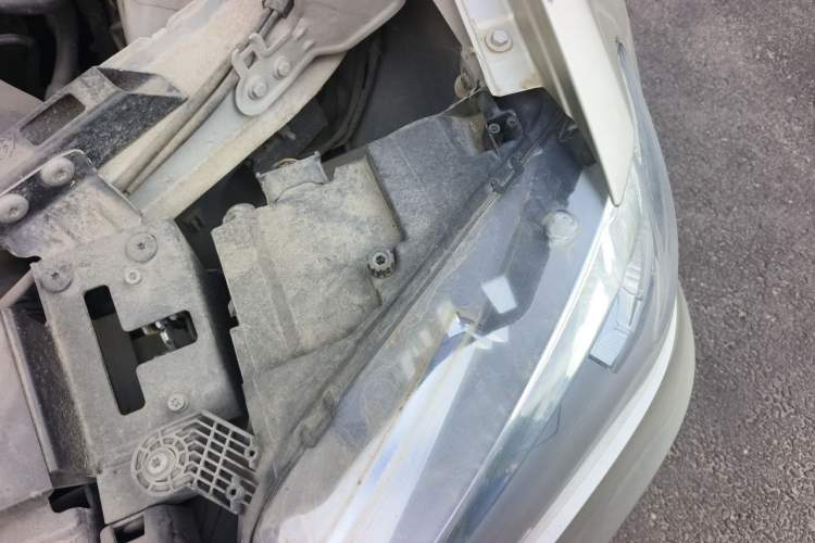 Used BMW 3 Series  Engine Bay Left