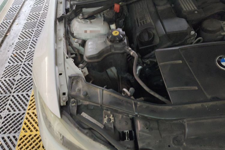 Used BMW 3 Series 2011 318i Leading Model Engine Bay Right