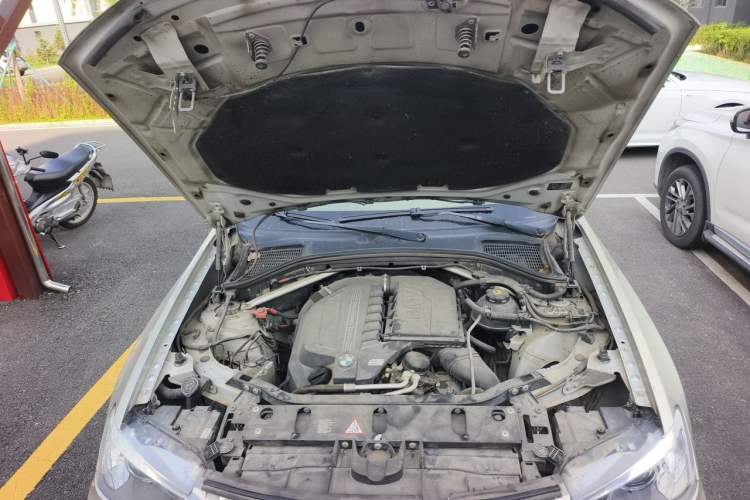 Used BMW 3 Series  Engine Bay