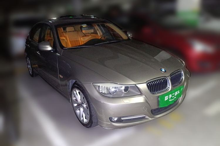 Used BMW 3 Series 2011 320i Luxury Edition Front Right 45 Deg